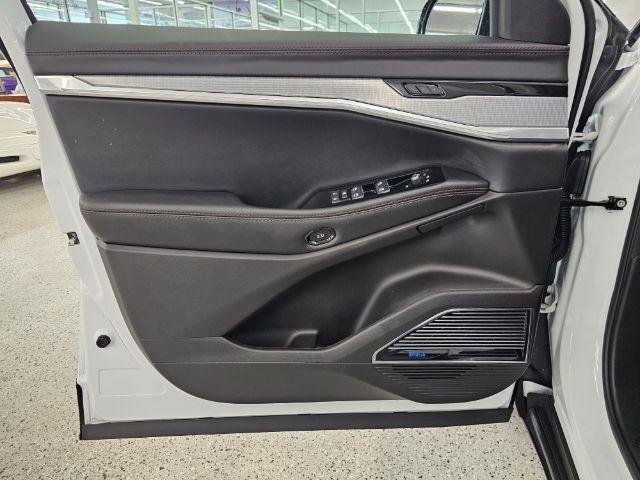 Used 2024 Jeep Wagoneer Launch Edition image 25