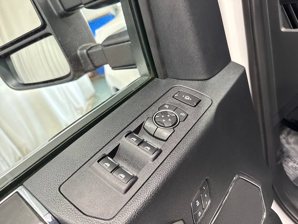 Used 2019 Ford F350 Platinum w/ FX4 Off-Road Package AWD/4WD image 11