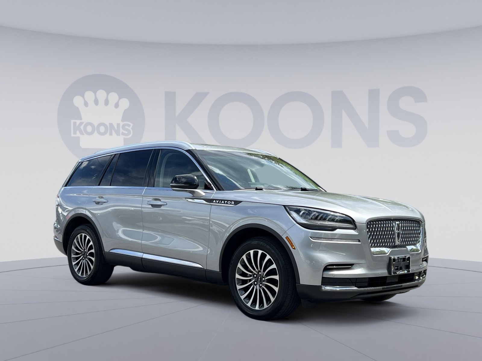 Used 2022 Lincoln Aviator AWD w/ Premium Package image 2