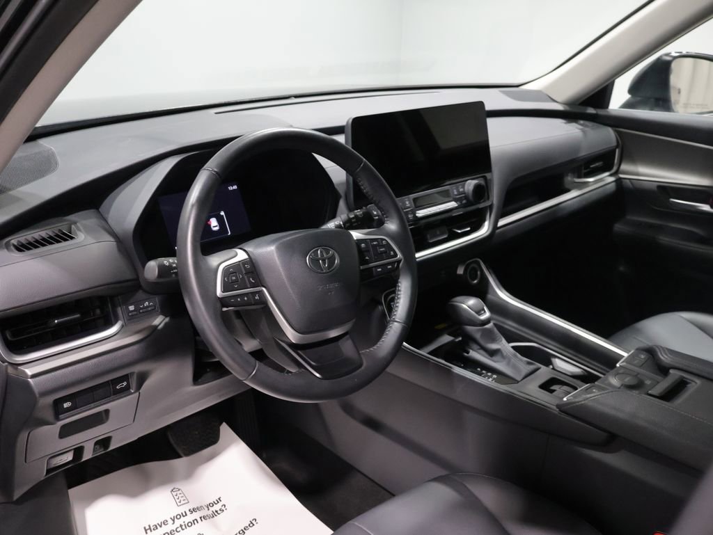 Used 2025 Toyota Grand Highlander AWD image 15