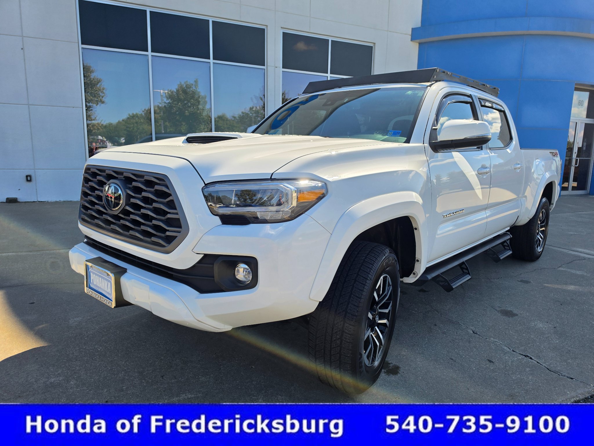 Used 2023 Toyota Tacoma TRD Sport w/ Technology Package AWD/4WD image 2