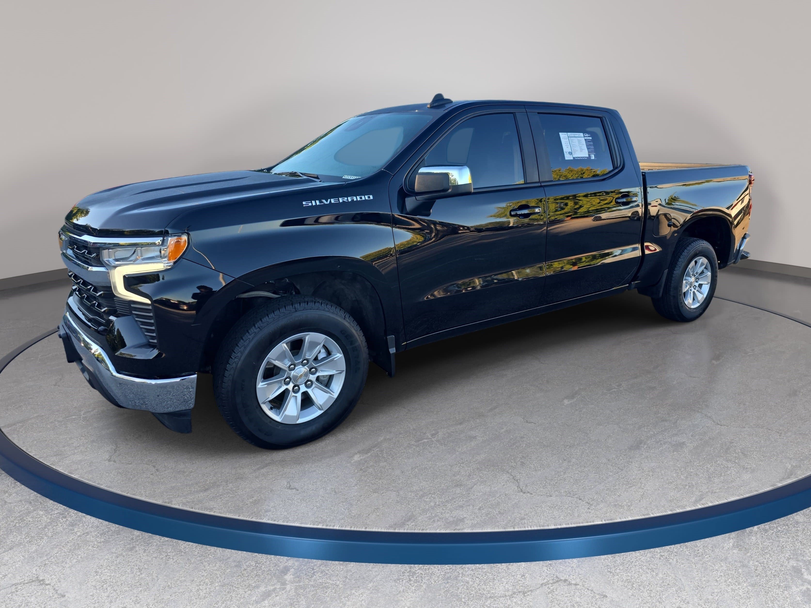 Used 2025 Chevrolet Silverado 1500 LT RWD image 1