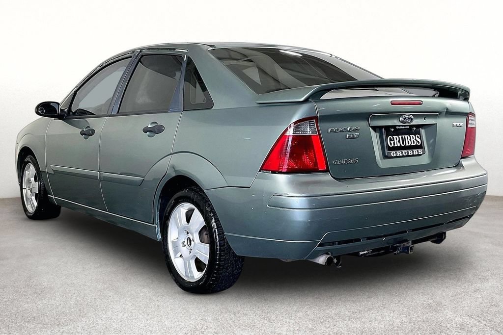 Used 2005 Ford Focus ZX4 Sedan FWD image 14