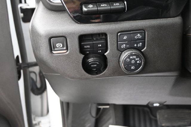Used 2025 Chevrolet Silverado 2500 LTZ w/ LTZ Premium Package AWD/4WD image 34