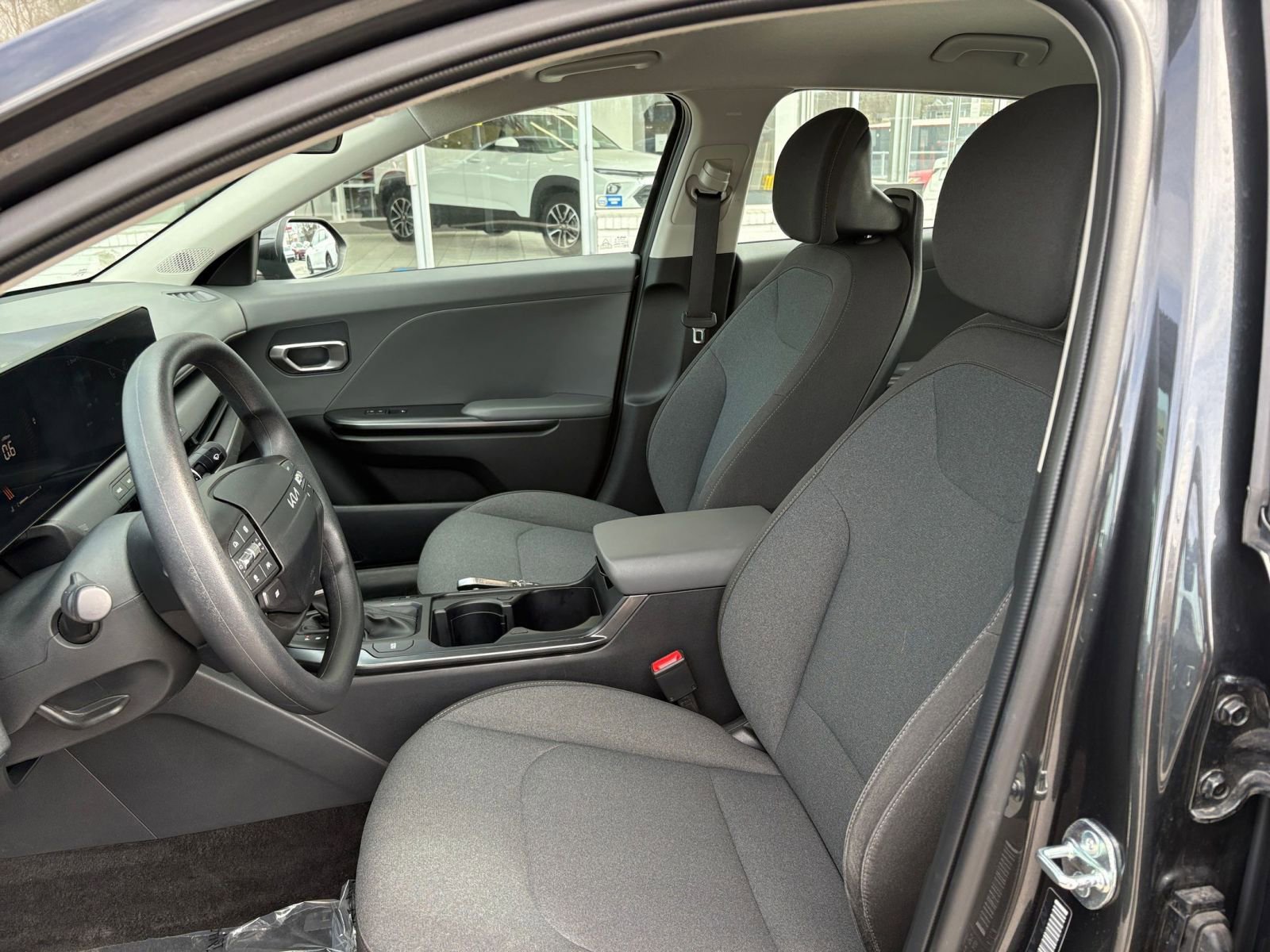 Used 2025 Kia K4 FWD image 35