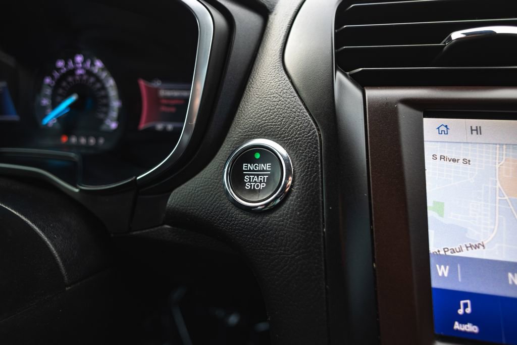 Used 2020 Ford Fusion Titanium image 8