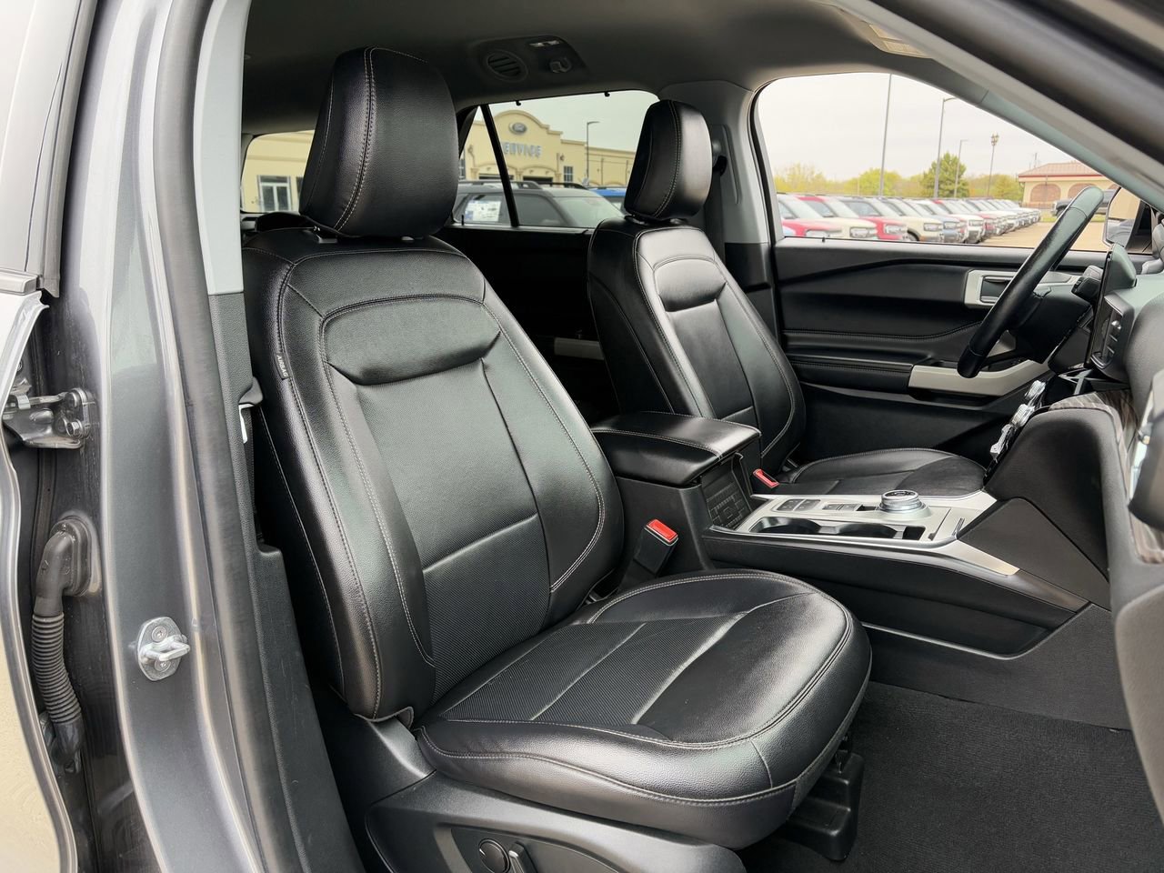 Used 2022 Ford Explorer Limited w/ Equipment Group 301A image 31