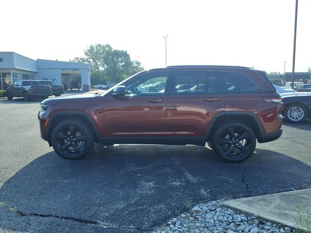 Certified 2026 Jeep Grand Cherokee Limited w/ Limited Altitude Package AWD/4WD image 4