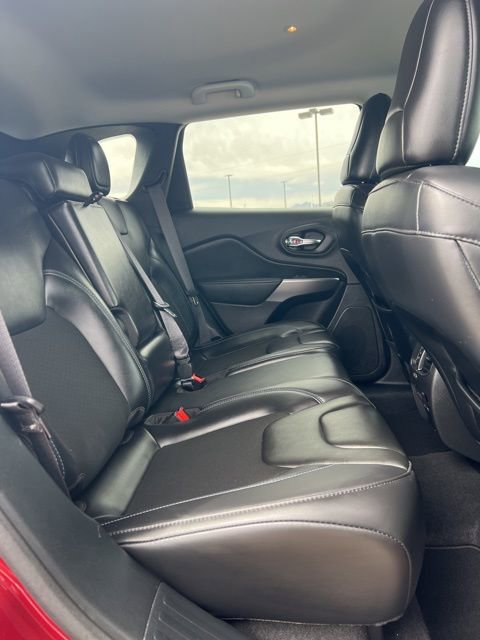 Used 2020 Jeep Cherokee Latitude Plus w/ Comfort/Convenience Group image 31