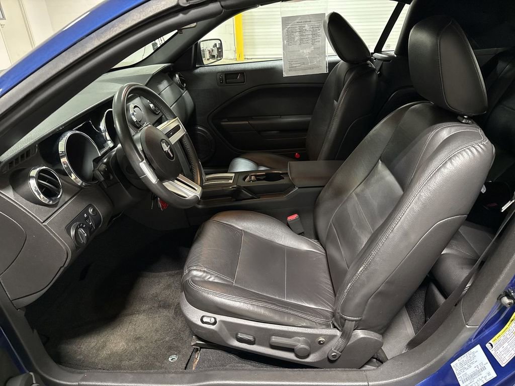 Used 2006 Ford Mustang Convertible image 18