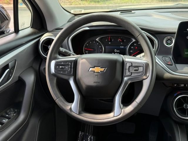 Used 2025 Chevrolet Blazer LT image 12