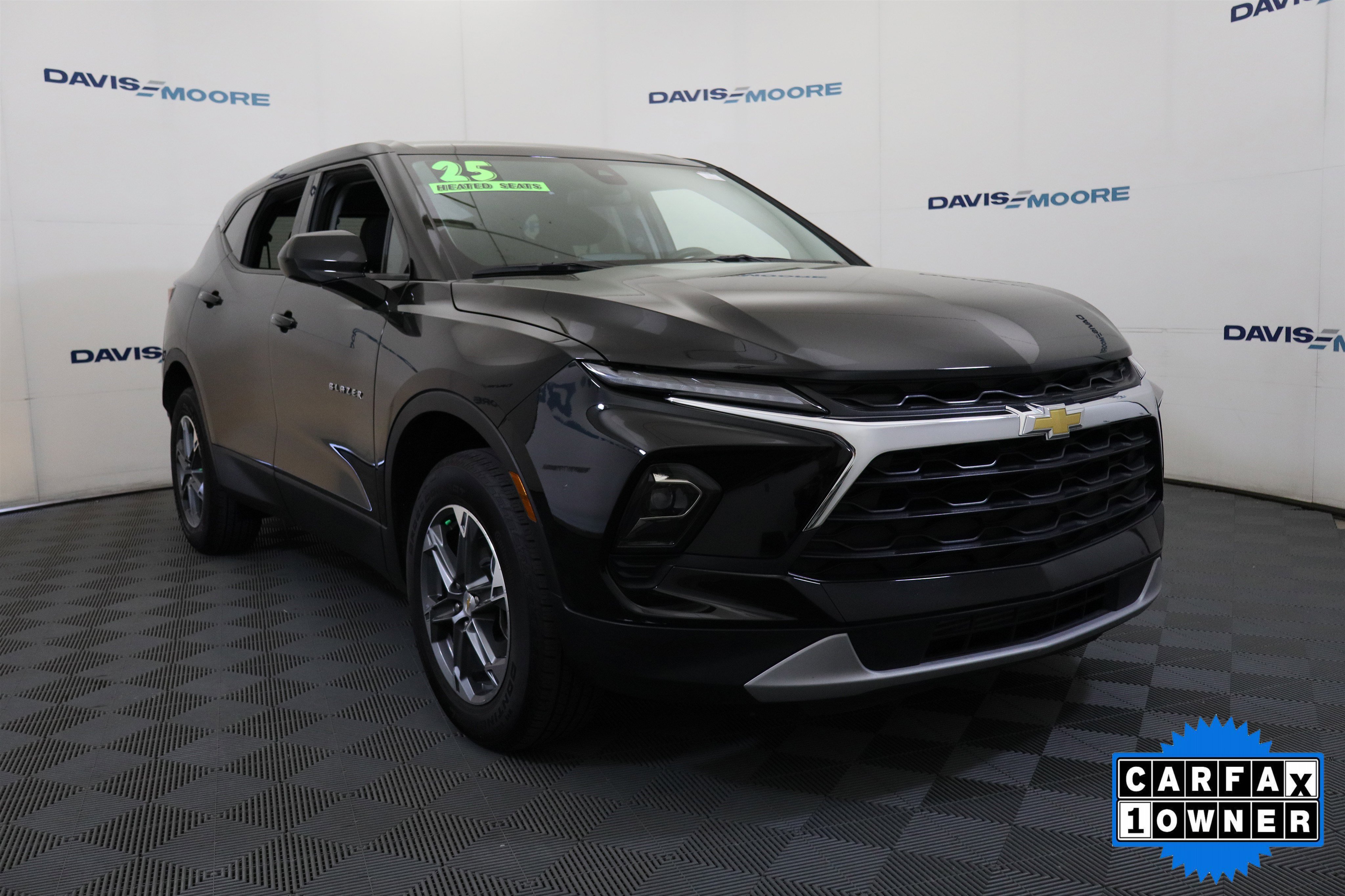 Used 2025 Chevrolet Blazer LT image 3