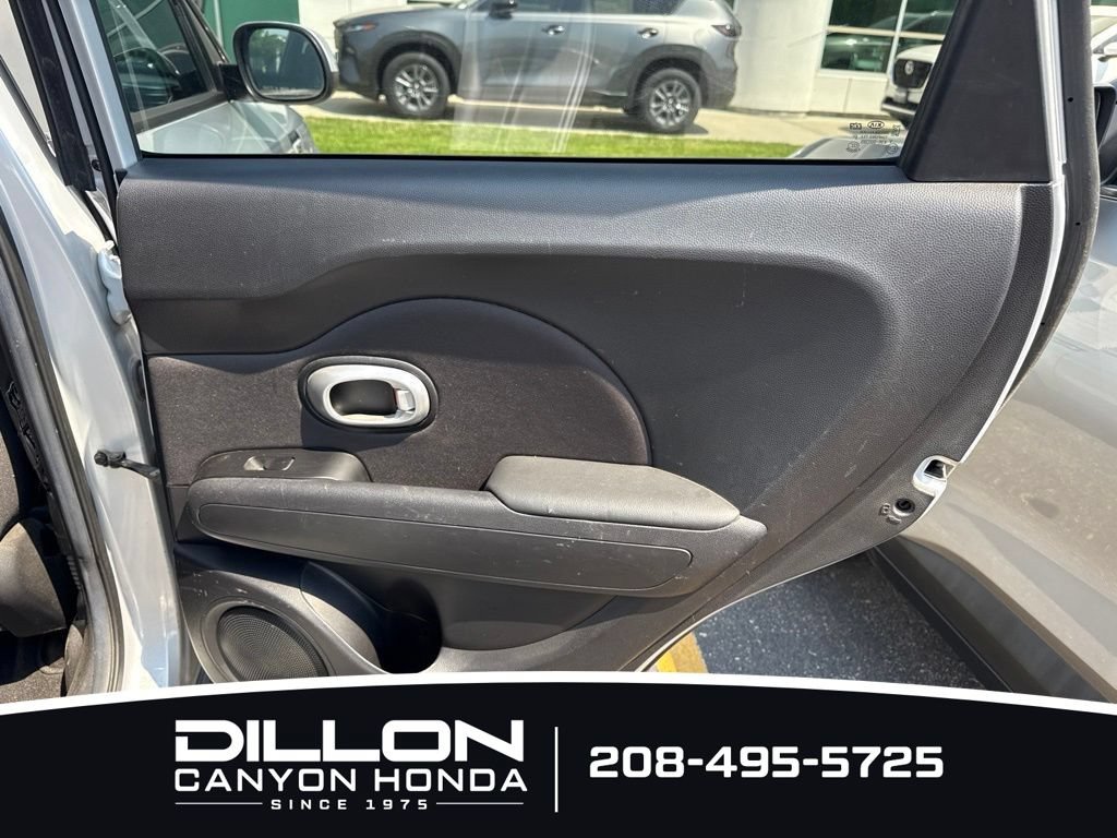 Used 2016 Kia Soul FWD image 13