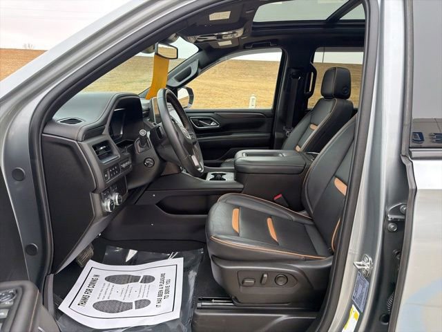 Used 2024 GMC Yukon AT4 w/ Technology Package image 9