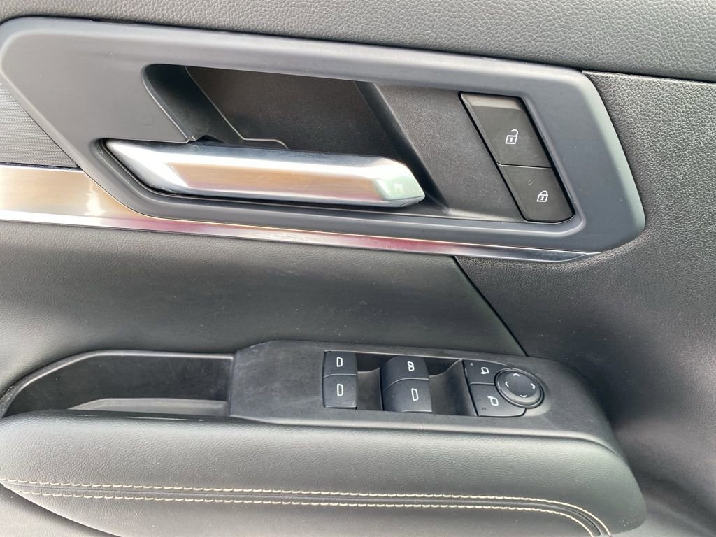 Used 2025 GMC Terrain Elevation w/ Technology Package II image 11