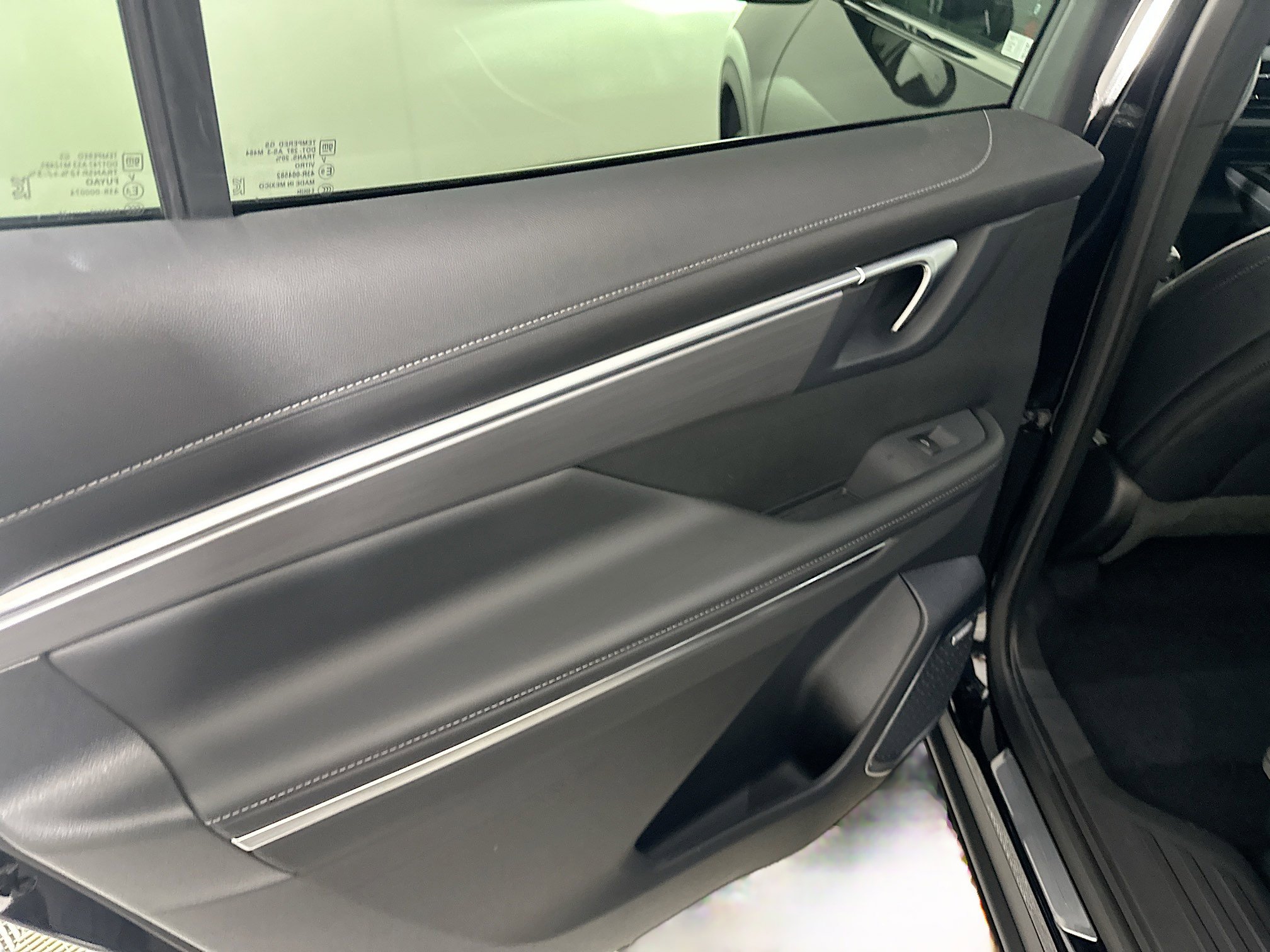 Used 2025 Buick Enclave Preferred image 26