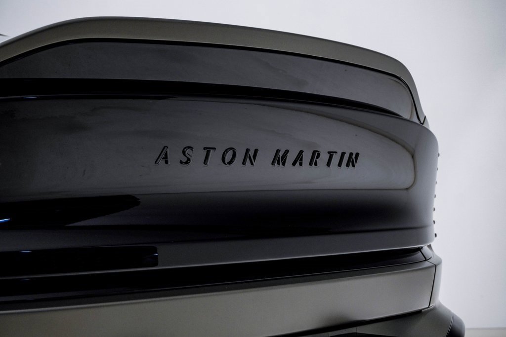 Used 2025 Aston Martin Vanquish image 14