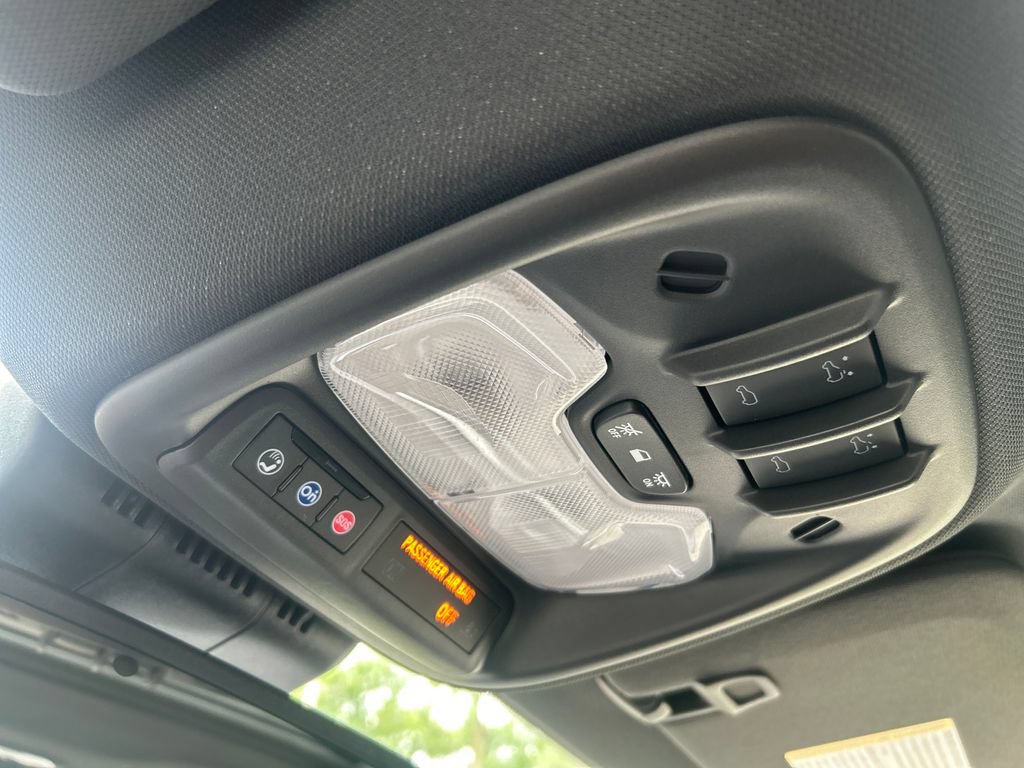 Used 2025 GMC Canyon Denali AWD/4WD image 30