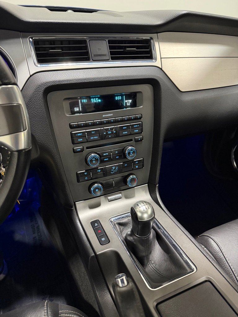 Used 2012 Ford Mustang GT Premium image 12