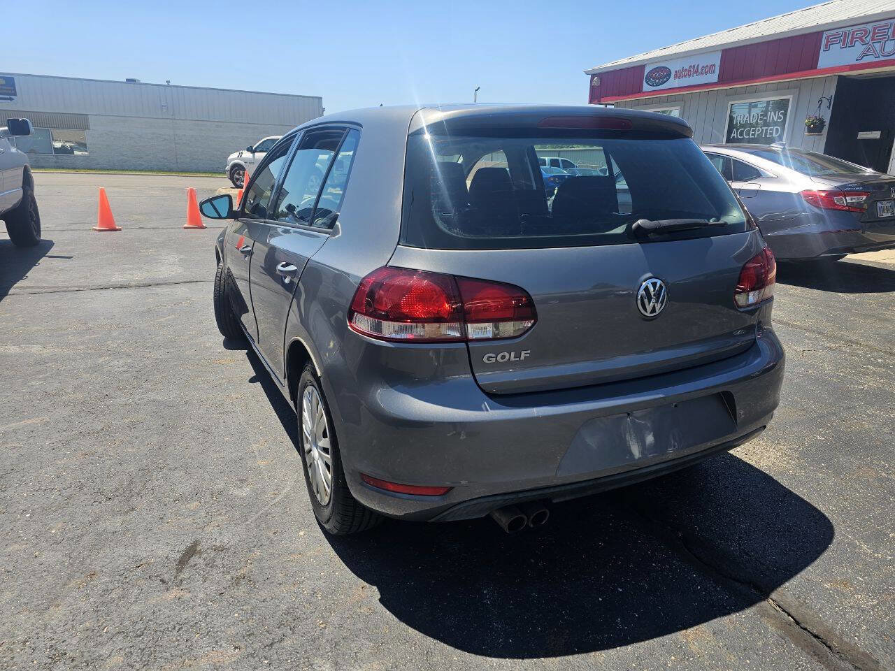 Used 2012 Volkswagen Golf 4-Door FWD image 8