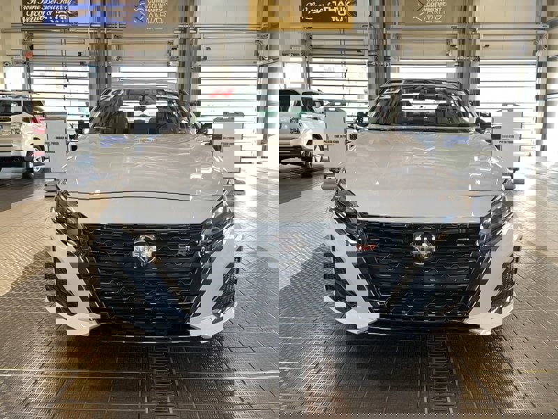 Used 2024 Nissan Altima 2.5 SR w/ SR Premium Package image 2