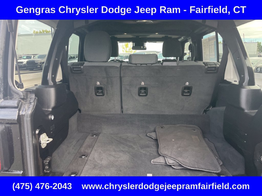 Certified 2024 Jeep Wrangler Unlimited w/ Convenience Group AWD/4WD image 34