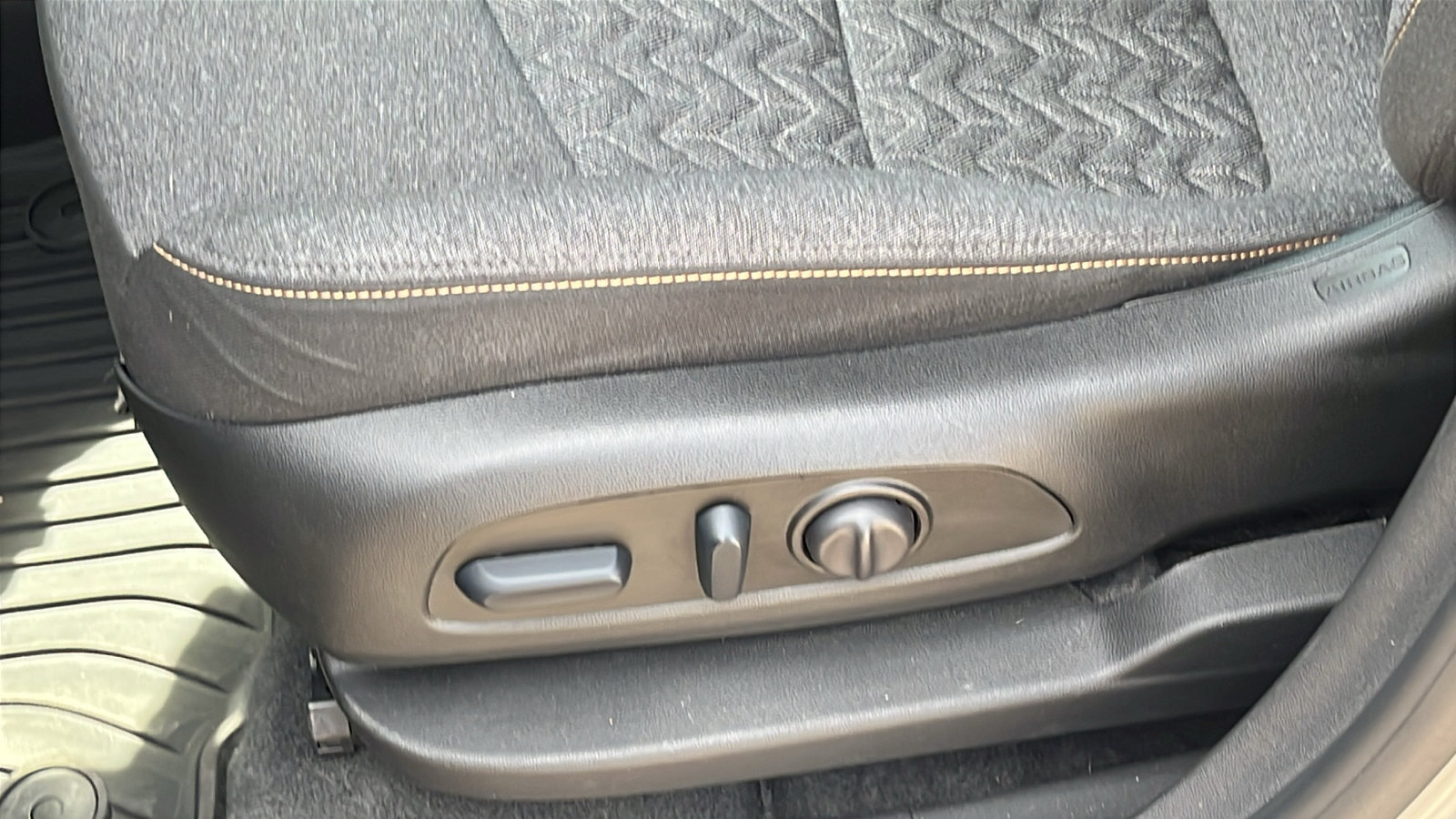 Used 2024 Chevrolet Equinox LT FWD image 11
