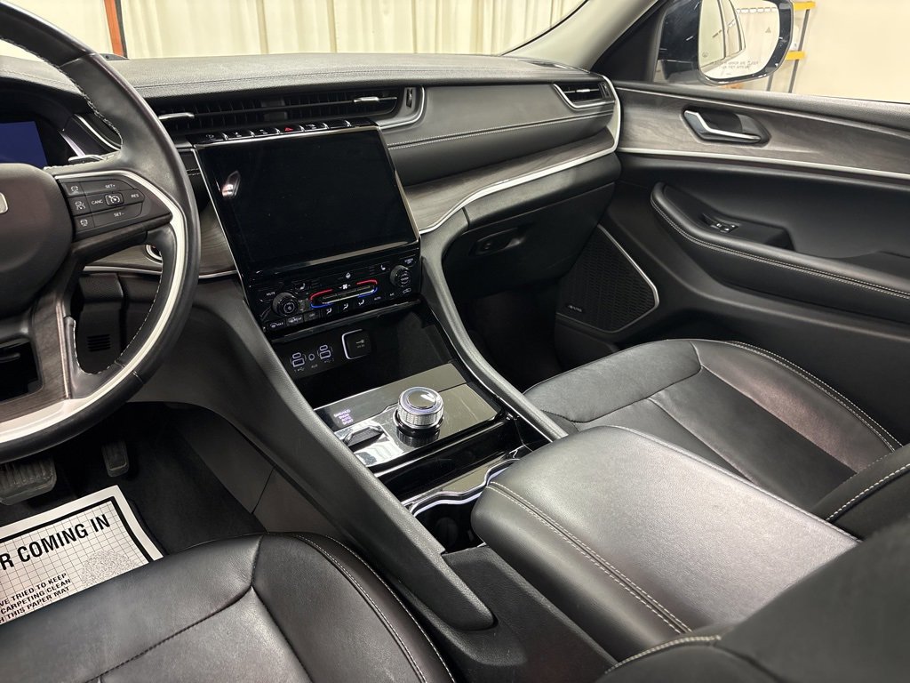 Used 2022 Jeep Grand Cherokee L Limited image 23