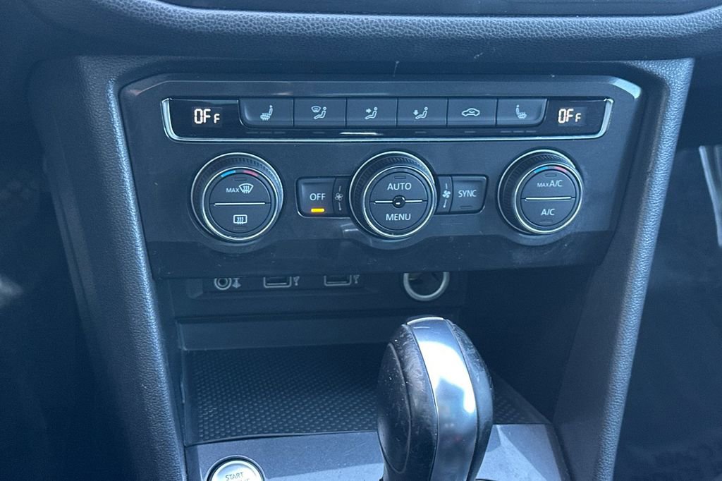 Used 2018 Volkswagen Tiguan SE w/ Panoramic Sunroof Package image 21