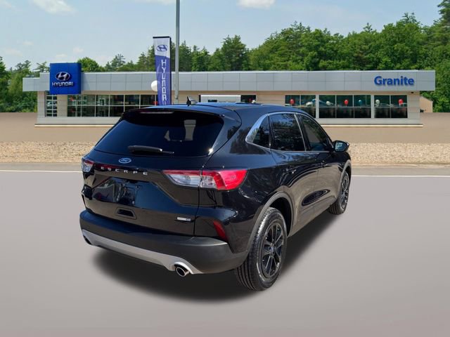 Used 2020 Ford Escape SE image 4