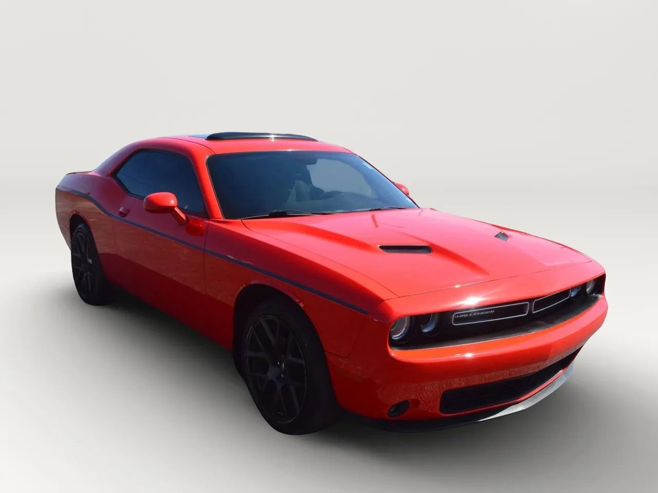 Used 2015 Dodge Challenger SXT w/ Driver Convenience Group image 13