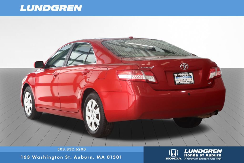 Used 2010 Toyota Camry LE FWD image 3