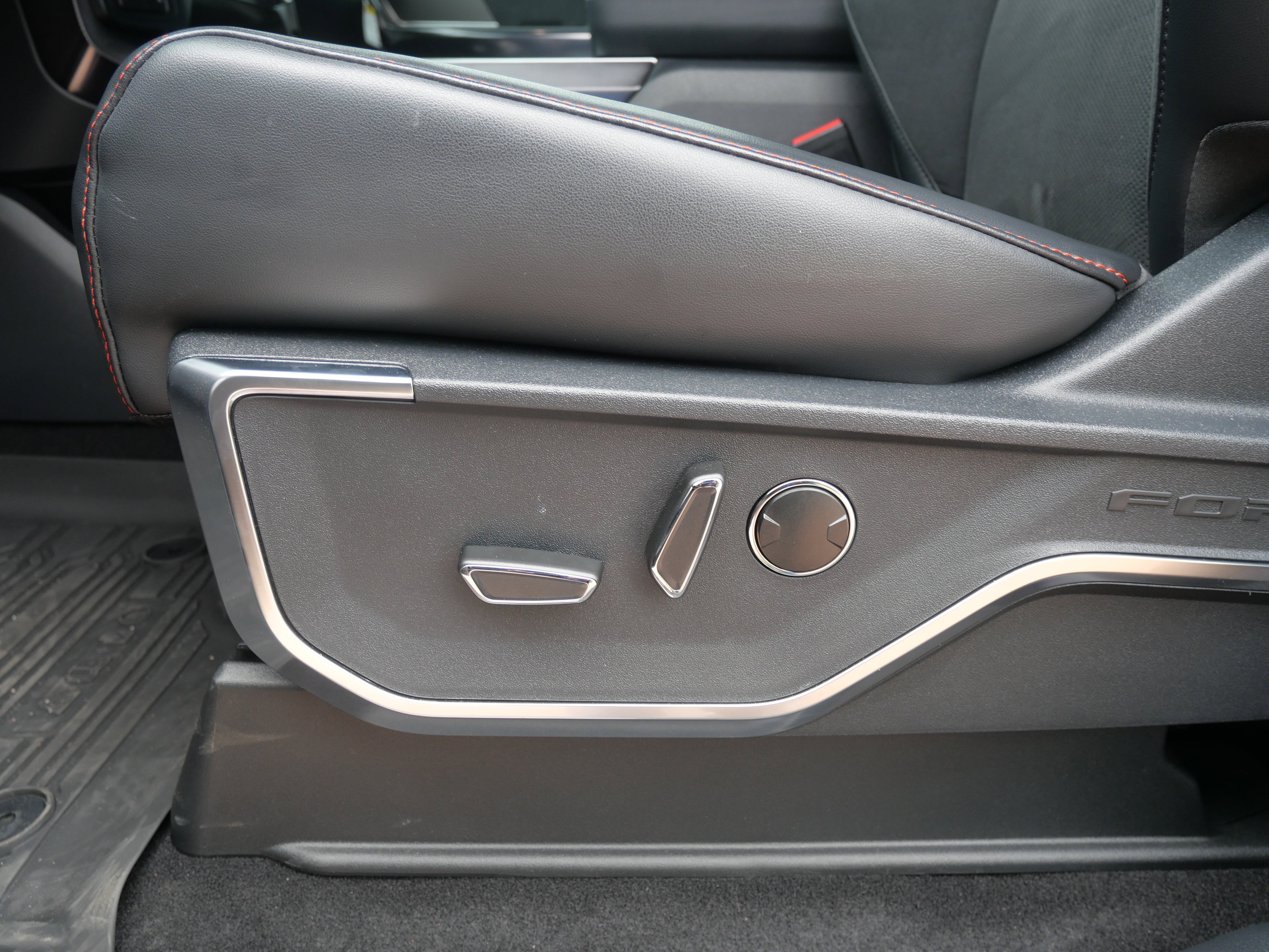 Used 2025 Ford F150 Raptor w/ Equipment Group 803A Raptor R image 21