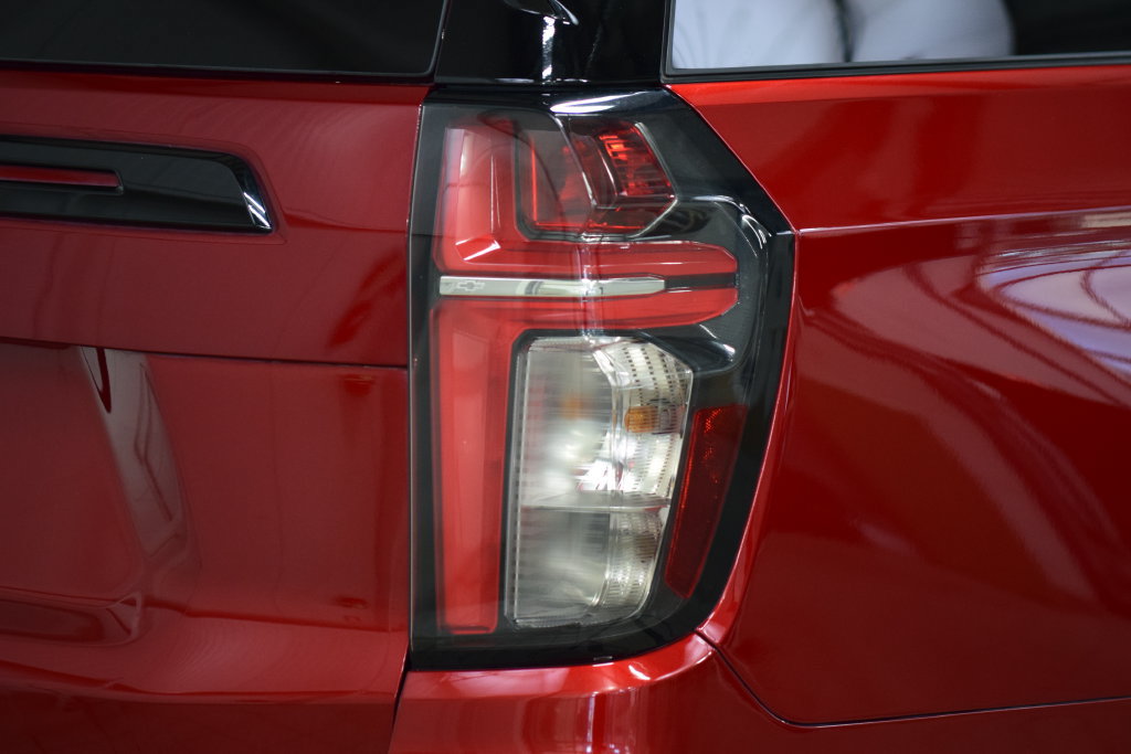 Used 2024 Chevrolet Suburban RST w/ Luxury Package AWD/4WD image 18