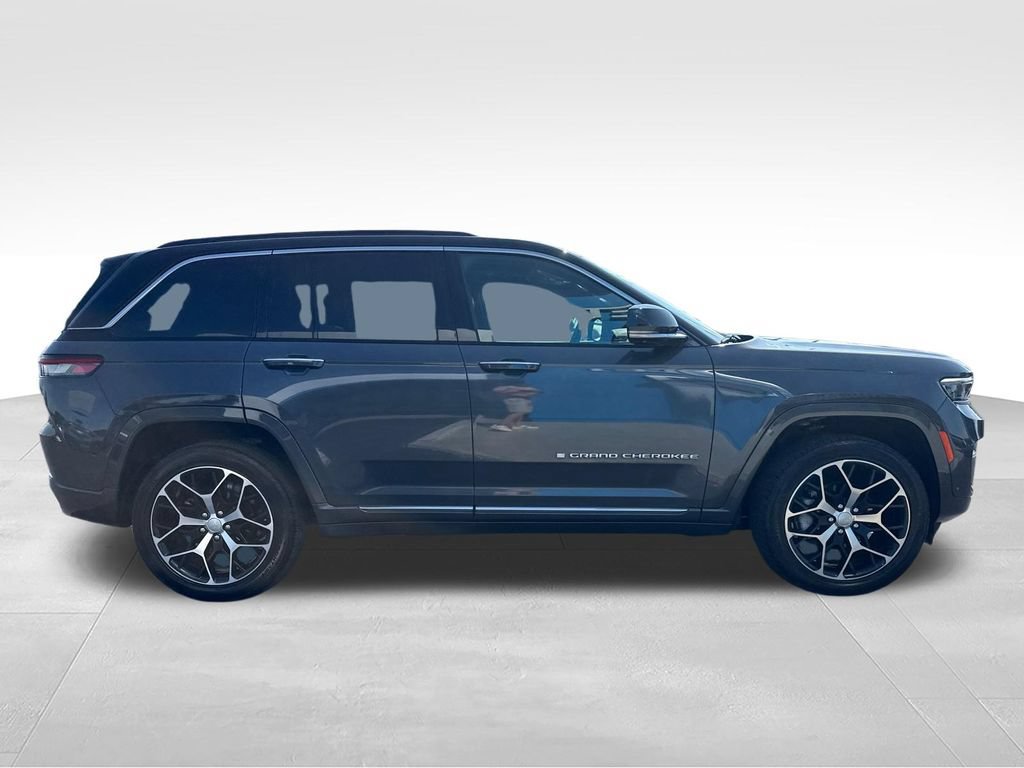 Used 2024 Jeep Grand Cherokee Summit AWD/4WD image 15