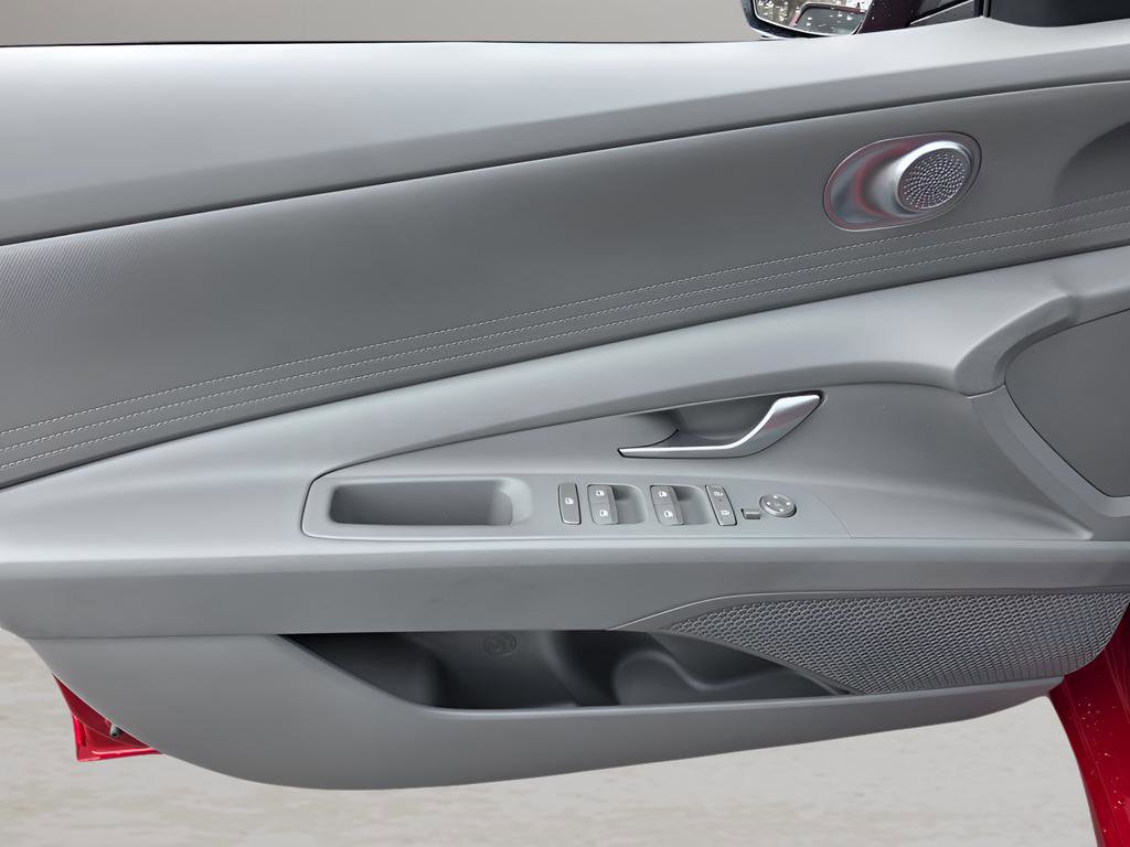 Used 2024 Hyundai Elantra SE image 16