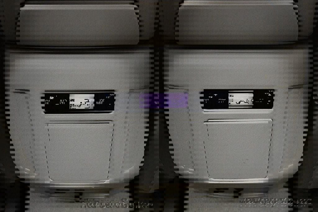 Used 2011 INFINITI QX56 4WD w/ Theater Pkg image 25