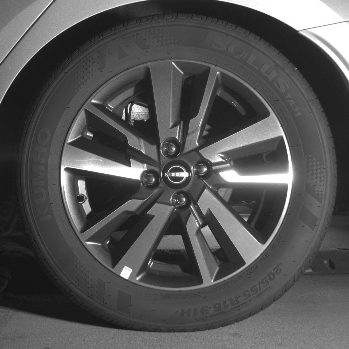 Used 2025 Nissan Sentra SV FWD image 14