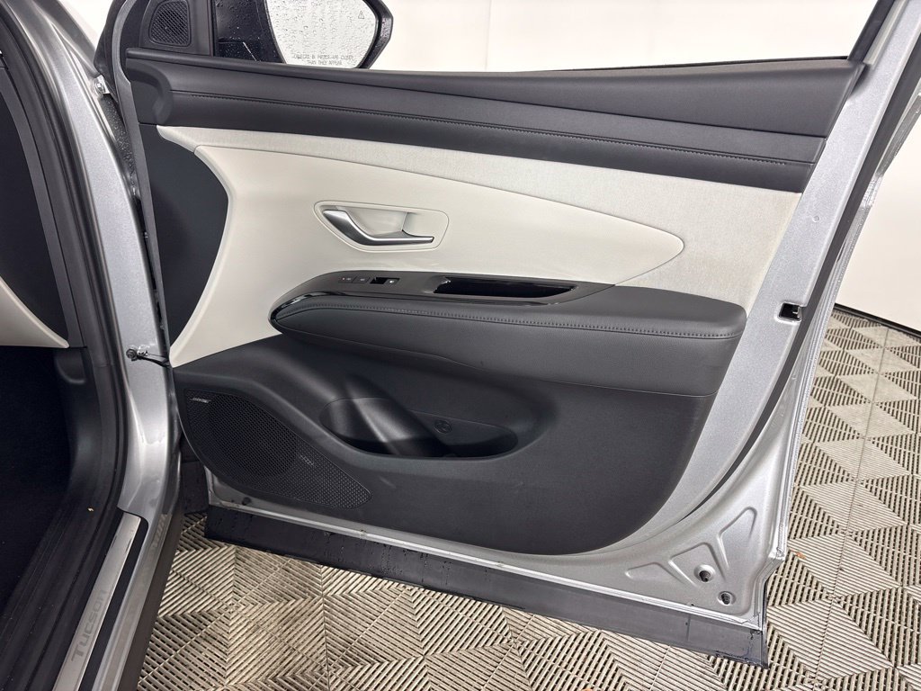 Used 2025 Hyundai Tucson Limited AWD/4WD image 23