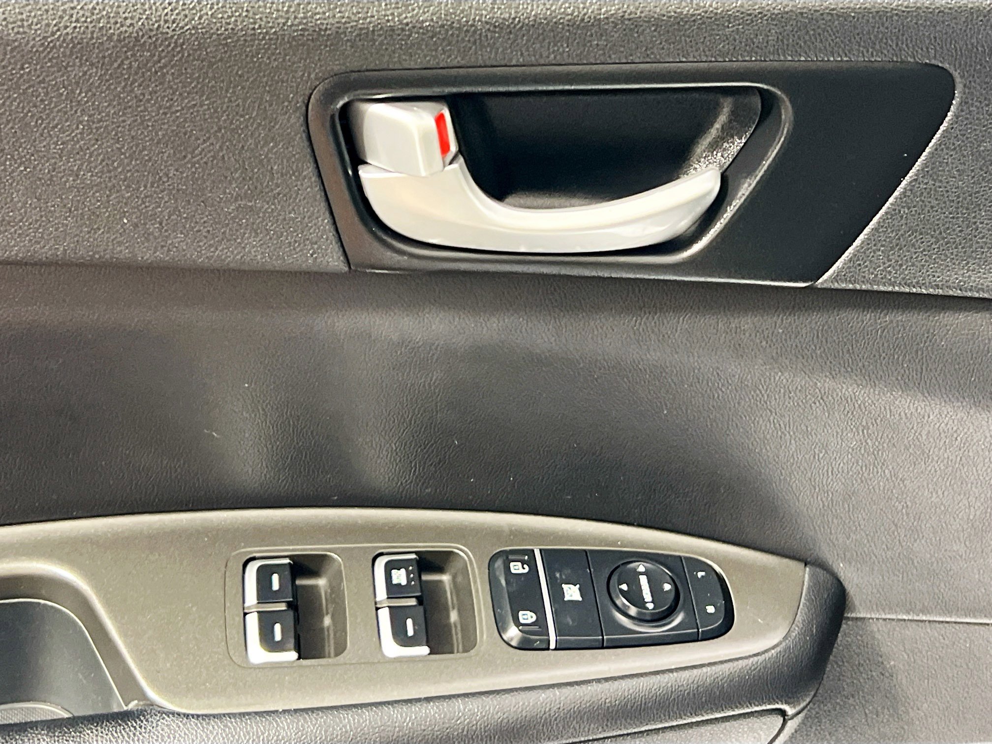 Used 2018 Kia Optima LX image 16