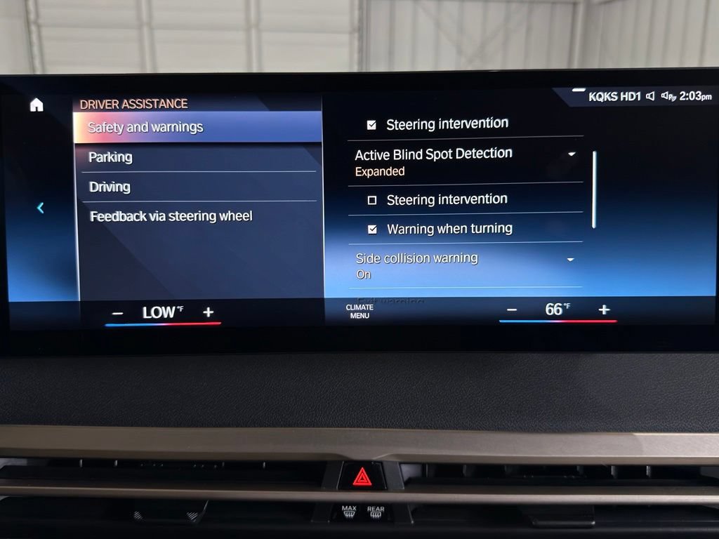 Used 2023 BMW iX xDrive50 w/ Sport Package AWD/4WD image 39
