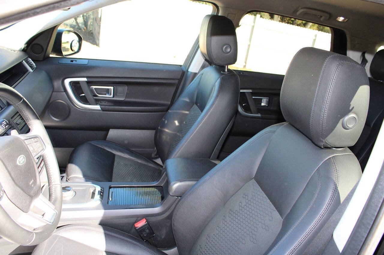 Used 2018 Land Rover Discovery Sport SE image 17