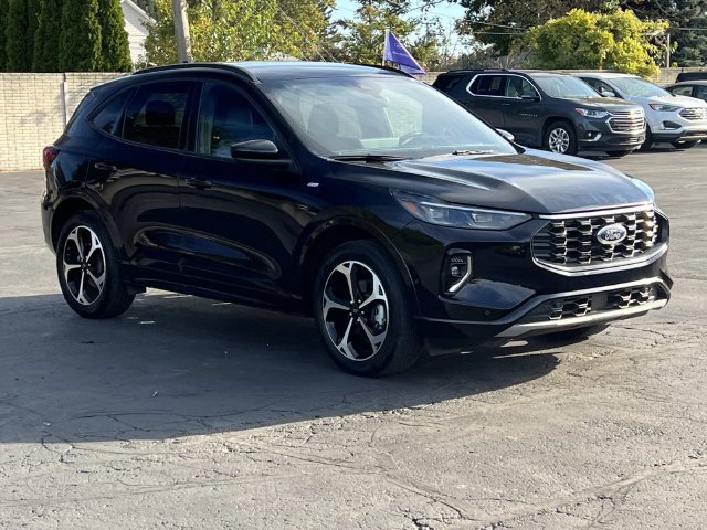Certified 2023 Ford Escape ST-Line Elite w/ Premium Technology Package AWD/4WD image 7