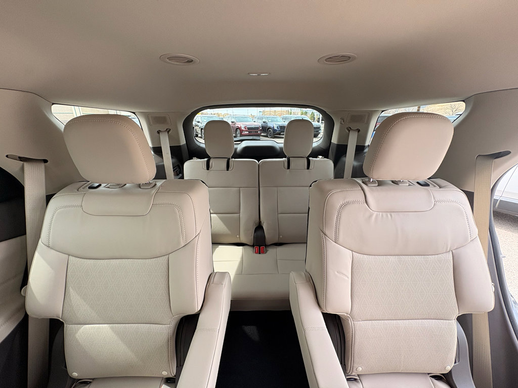 Used 2022 Ford Explorer Platinum w/ Equipment Group 601A image 17