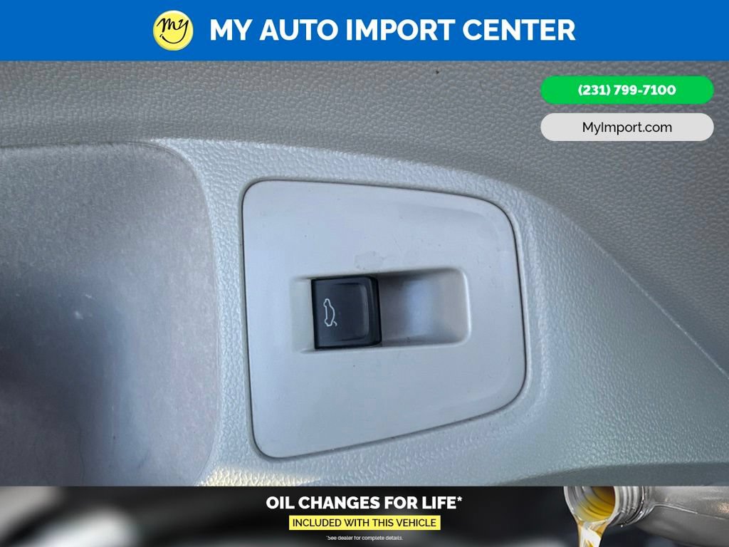 Used 2024 Volkswagen Tiguan SE w/ Panoramic Sunroof Package AWD/4WD image 12