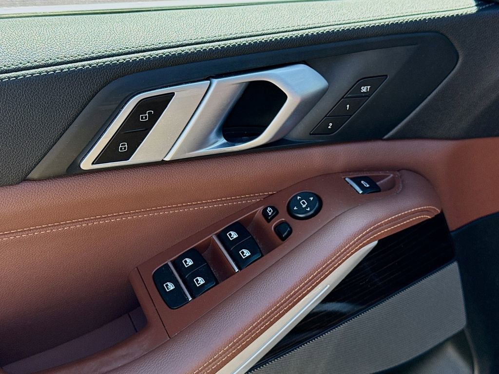 Used 2021 BMW X5 xDrive40i w/ Premium Package image 25