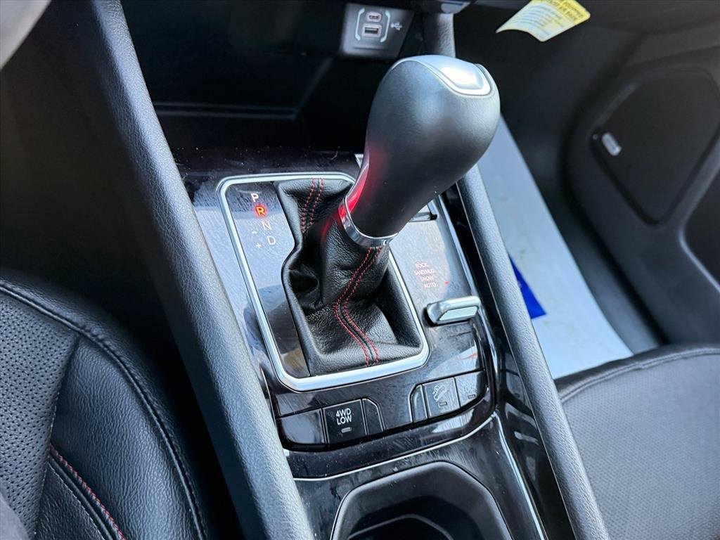 Used 2024 Jeep Compass Trailhawk w/ Trailhawk Elite Group image 21