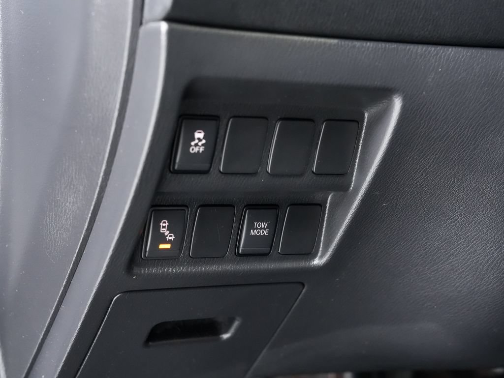 Used 2019 Nissan Pathfinder SV AWD/4WD image 10