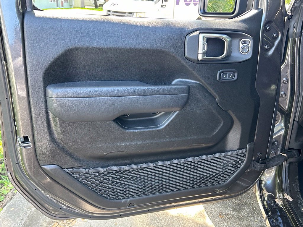 Certified 2025 Jeep Gladiator Sport AWD/4WD image 29