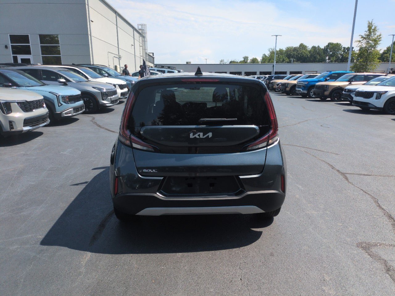 Certified 2025 Kia Soul LX w/ LX Technology Package FWD image 6